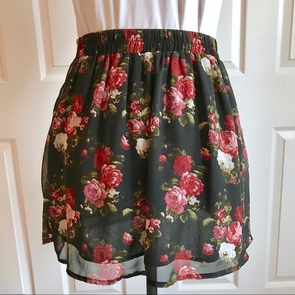 Tobi Black Floral A-line Mini Circle Skirt - Picture 5 of 8